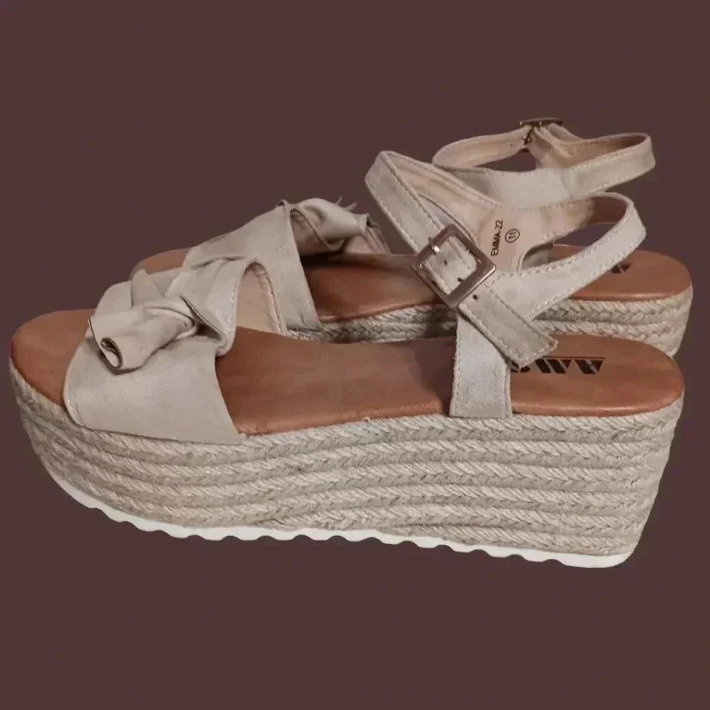 AMS Emma 22 espadrille platform casual sandal in color nude size 11